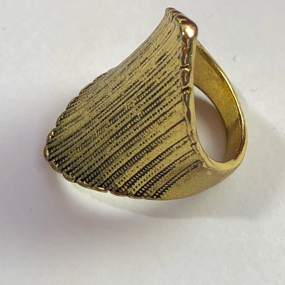 ♠️Make a Statement Gold Ring♠️♠️ - Picture 2 of 2